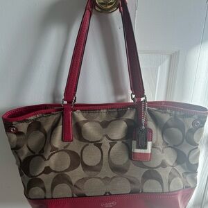 Pre- Owned coach shoulder bag pink and brown with canvas logo
